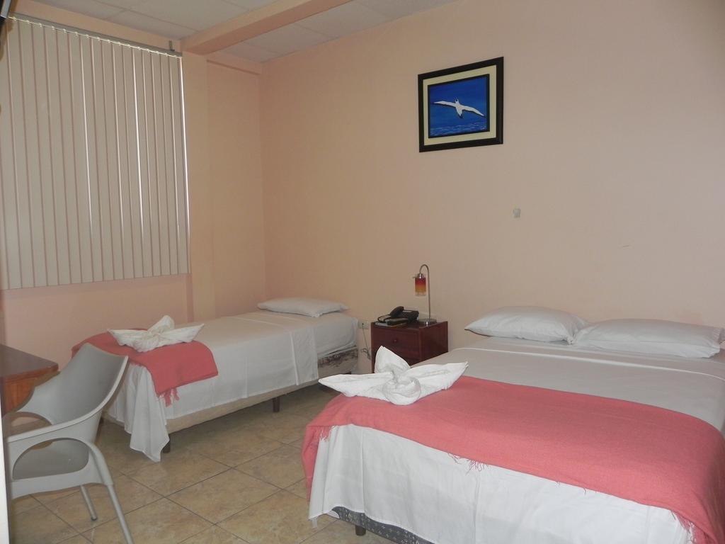 Hostal La Posada De Jose Carlos Puerto Baquerizo Moreno Quarto foto